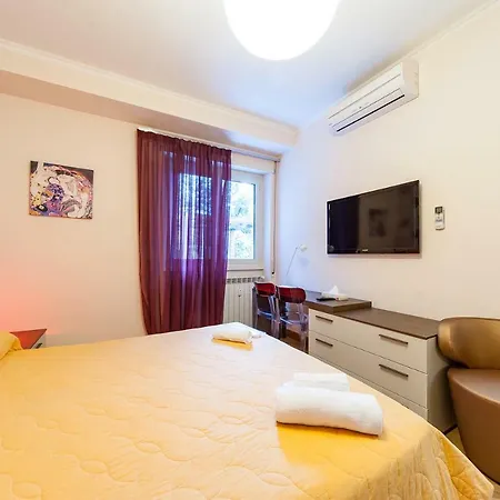 Apartament Nostalgia Romana *